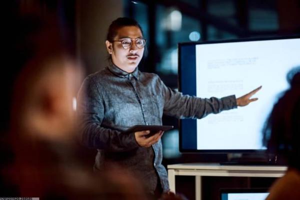 游泳腰疼原因分析_动作错误与恢复方法